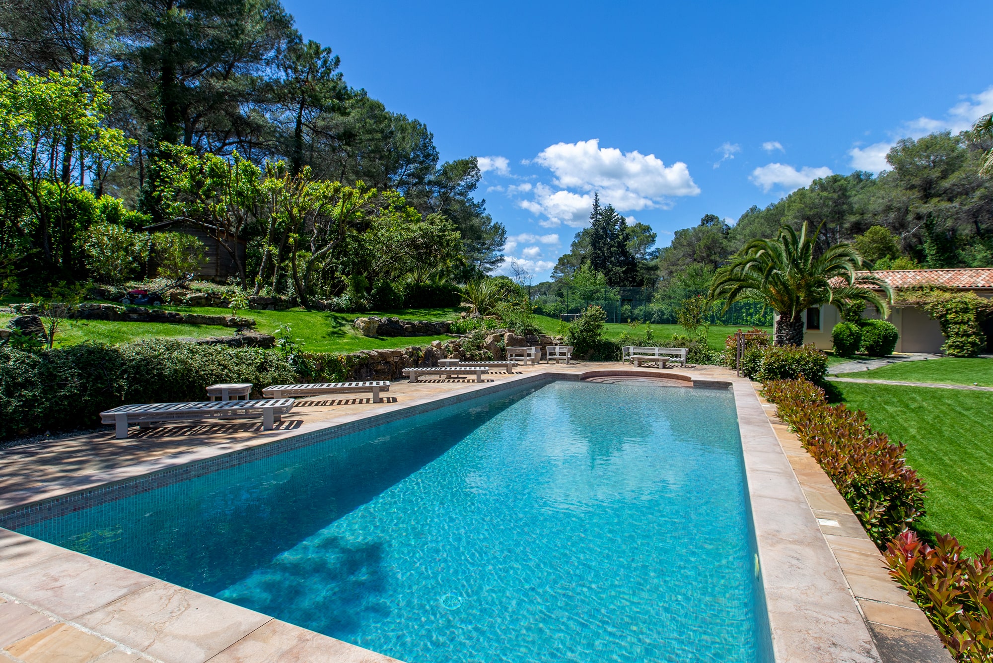 Extérieur de la Villa et Piscine