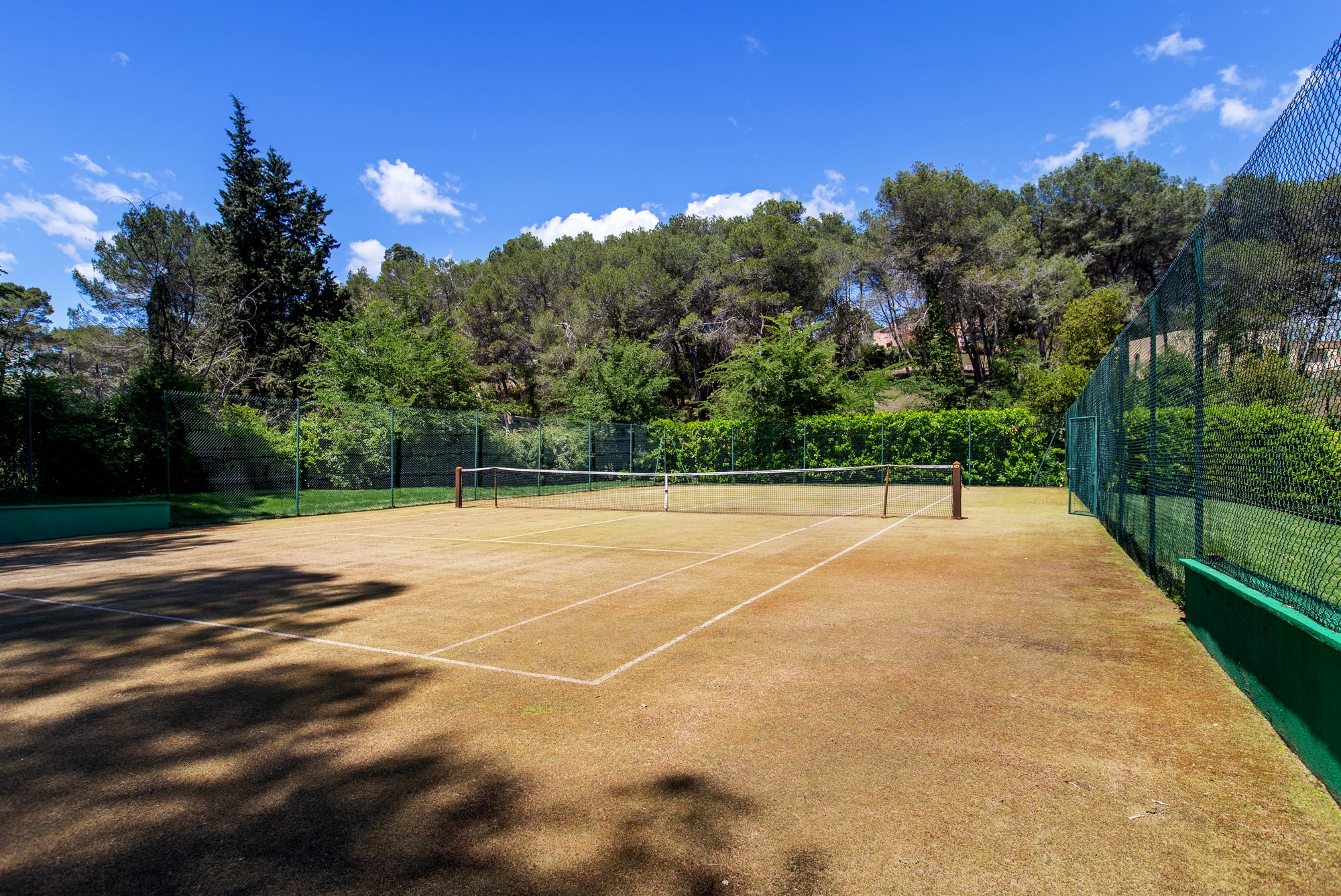 Terrain de tennis privé